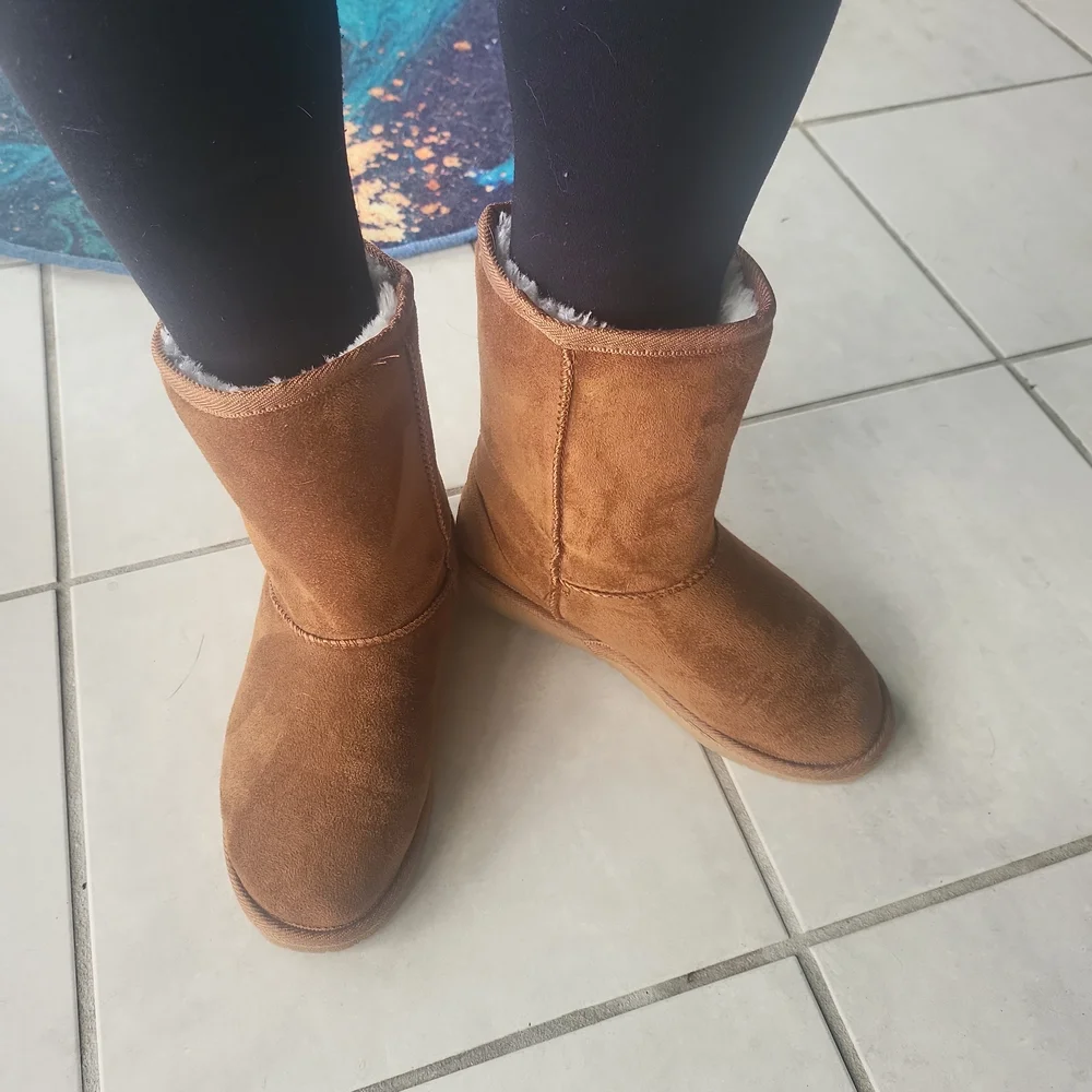 DAWGS Faux Shearling Boots! - Picture 6 of 7